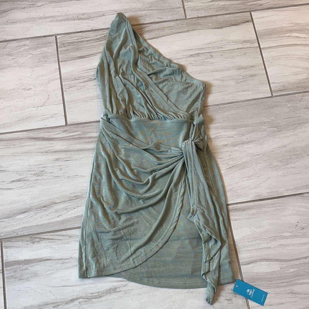 Cupshe One-Shoulder Dress in Soft Green